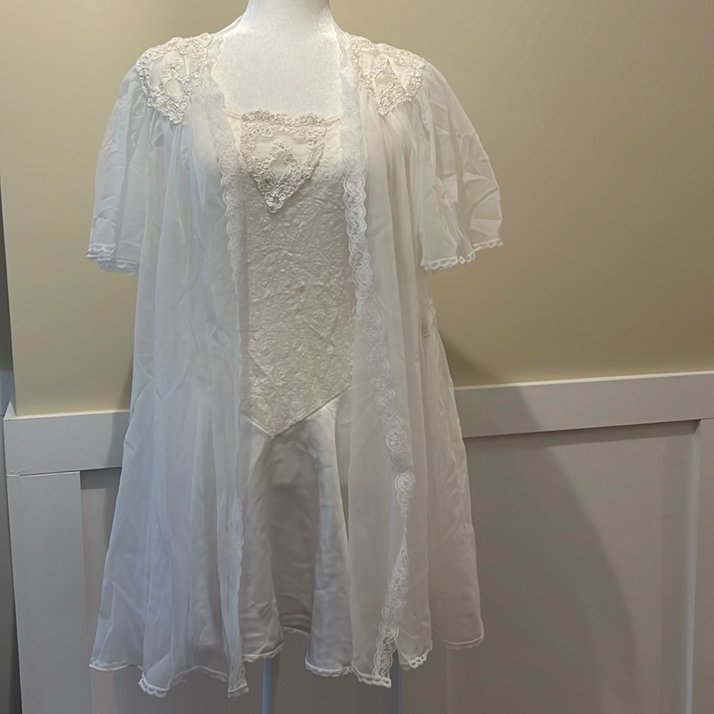 Negligee with Robe - Picture 2 of 9
